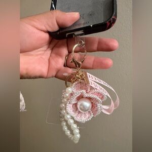 Elegant Pink Pearl Flower Keychain - Designer-Inspired Women’s Accessory